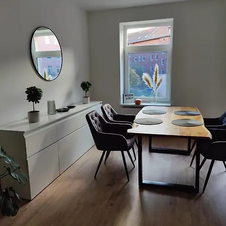 Neu Sanierte Mit Balkon Und Stellplatz Daire *