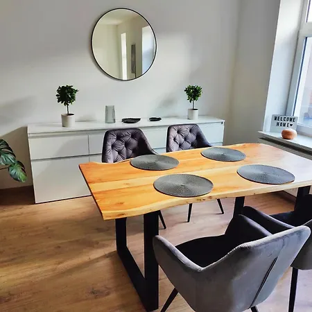 Neu Sanierte Mit Balkon Und Stellplatz *