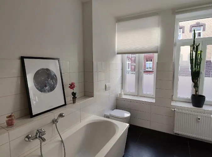 Neu Sanierte Mit Balkon Und Stellplatz * Erfurt